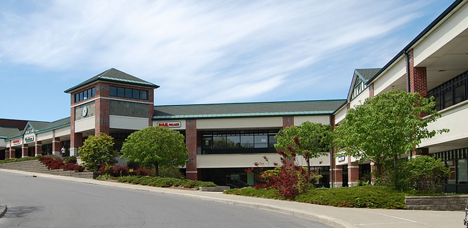 jamesFRT450-922 St James Plaza offering many spaces for lease.